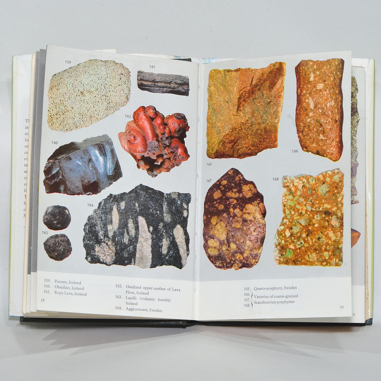 Minerals and Rocks in Colour — J.F. Kirkaldy, Blandford, Vintage