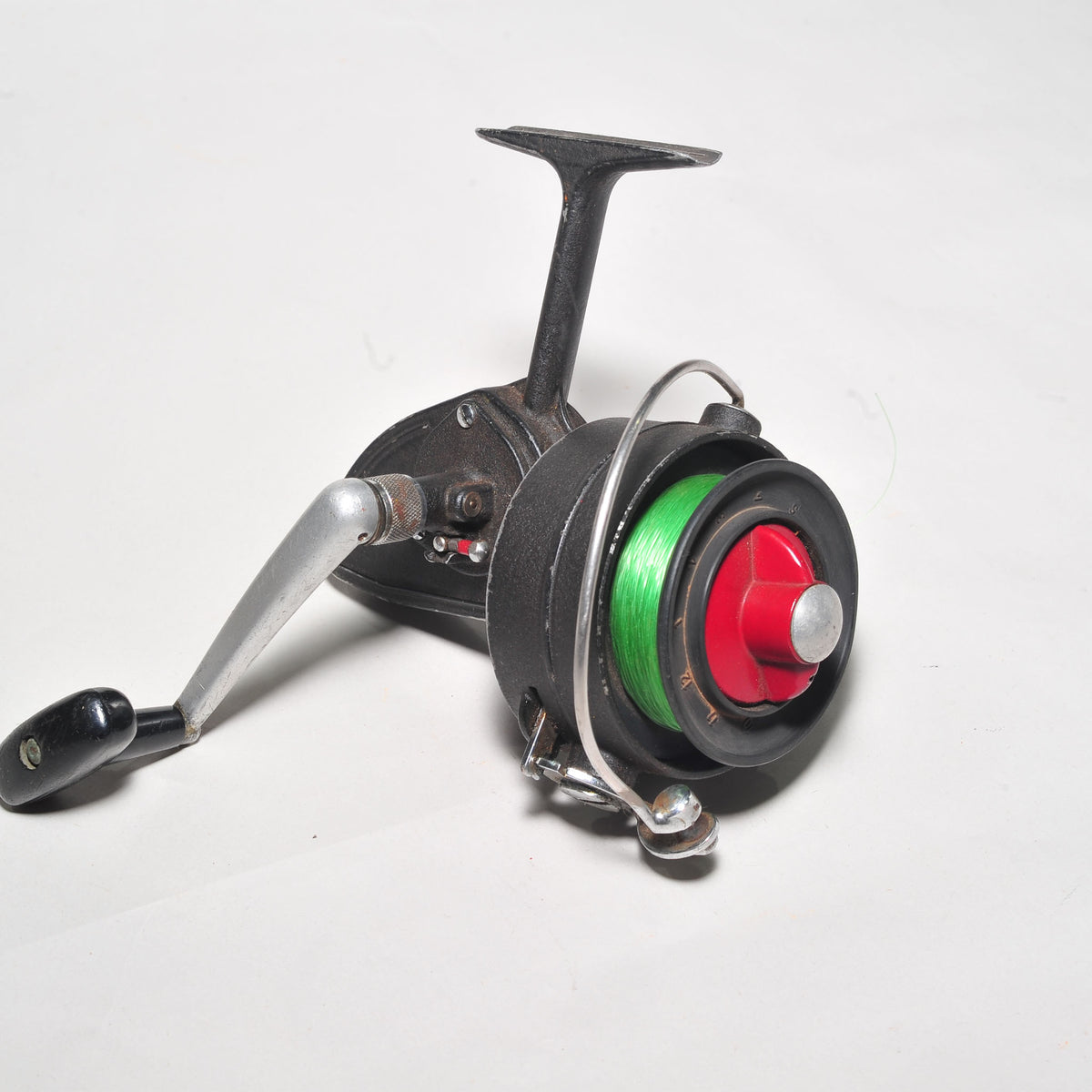 Vintage DAM Quick 550 Spinning Reel — West German Engineering