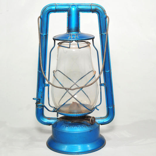 Vintage Dietz Monarch Hurricane Lantern — Very Good Condition, Includes Spare Wick